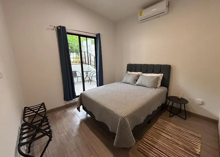 Spacious, Peaceful Retreat Near Tamarindo Chorro