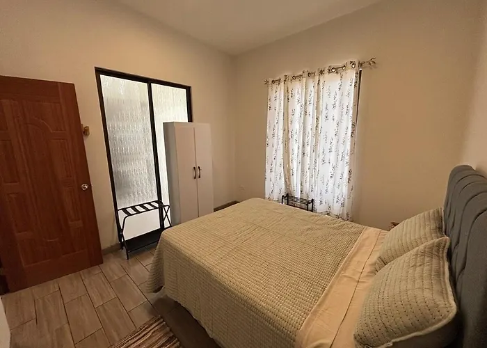Spacious, Peaceful Retreat Near Tamarindo *